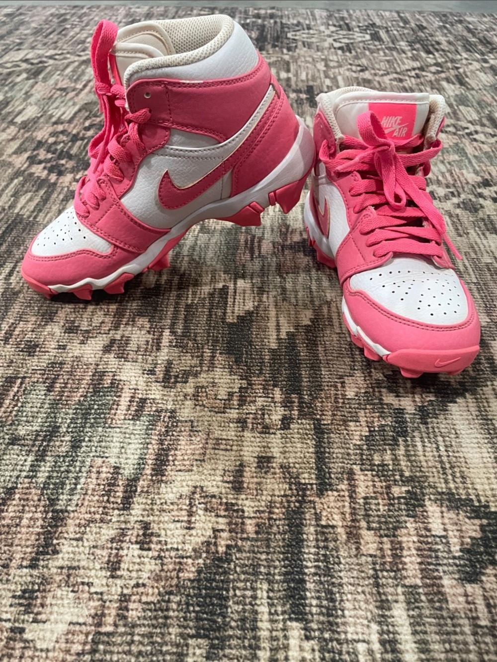 Nike Air Jordan Fastflex Girls Softball  cleats size 2